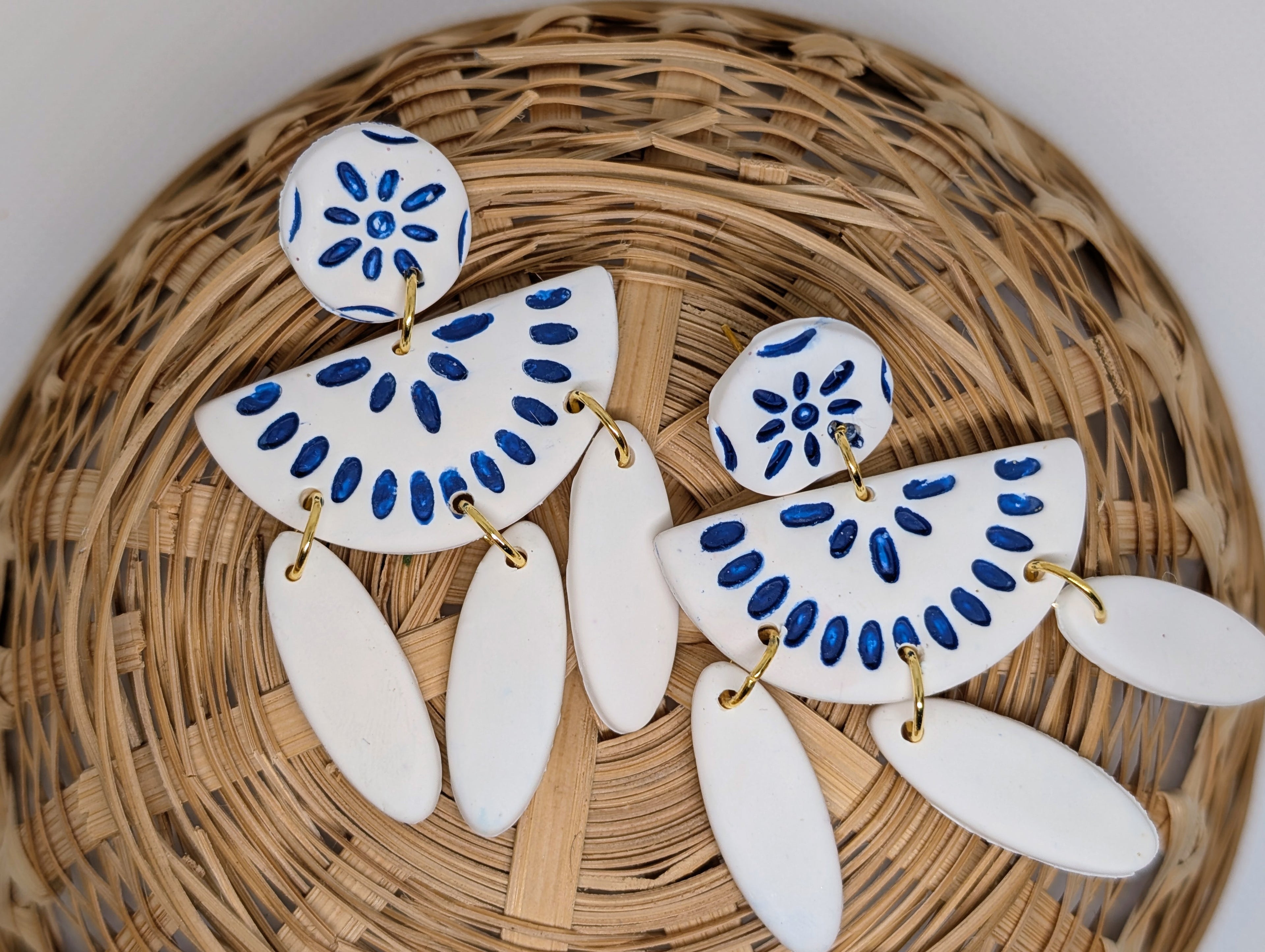 Faux ceramic chandelier earrings | blue and white clay earirngs